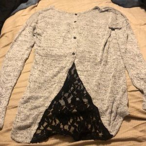 Like new!! Women’s long sleeve shirt size medium